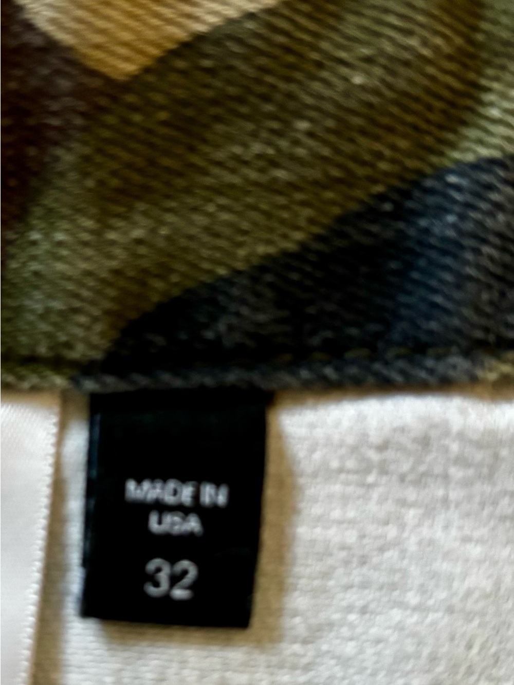 Veronica Beard Gisela 10.5" Straight Leg Crop Camo Jeans - Picture 8 of 8